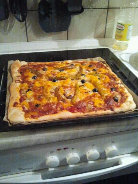 424200_3543558590152_1308102204_33639126_1157345997_n Meine erste selbstgemachte Pizza